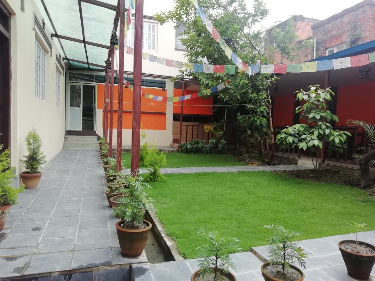 Hotel Chhimeki Kathmandu Esterno foto