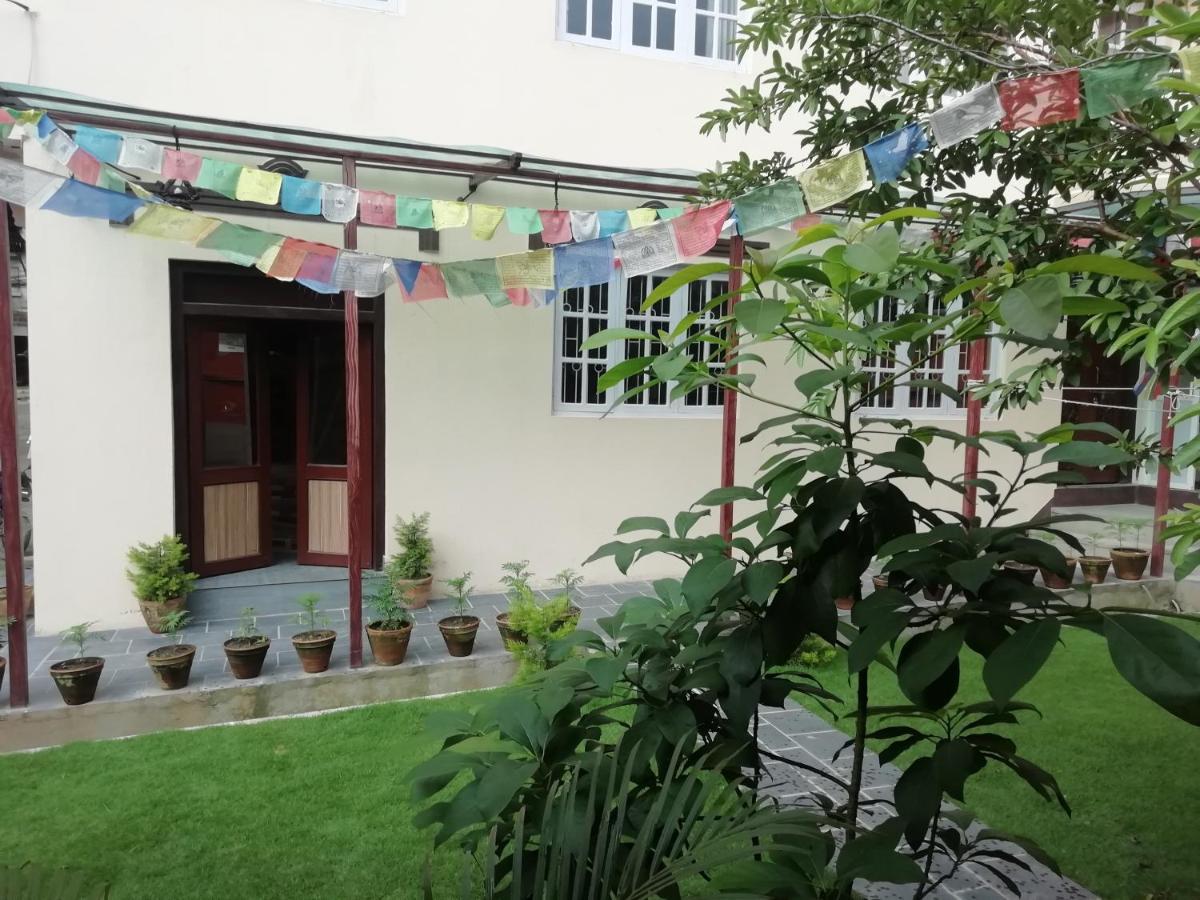 Hotel Chhimeki Kathmandu Esterno foto
