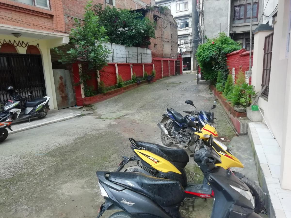 Hotel Chhimeki Kathmandu Esterno foto